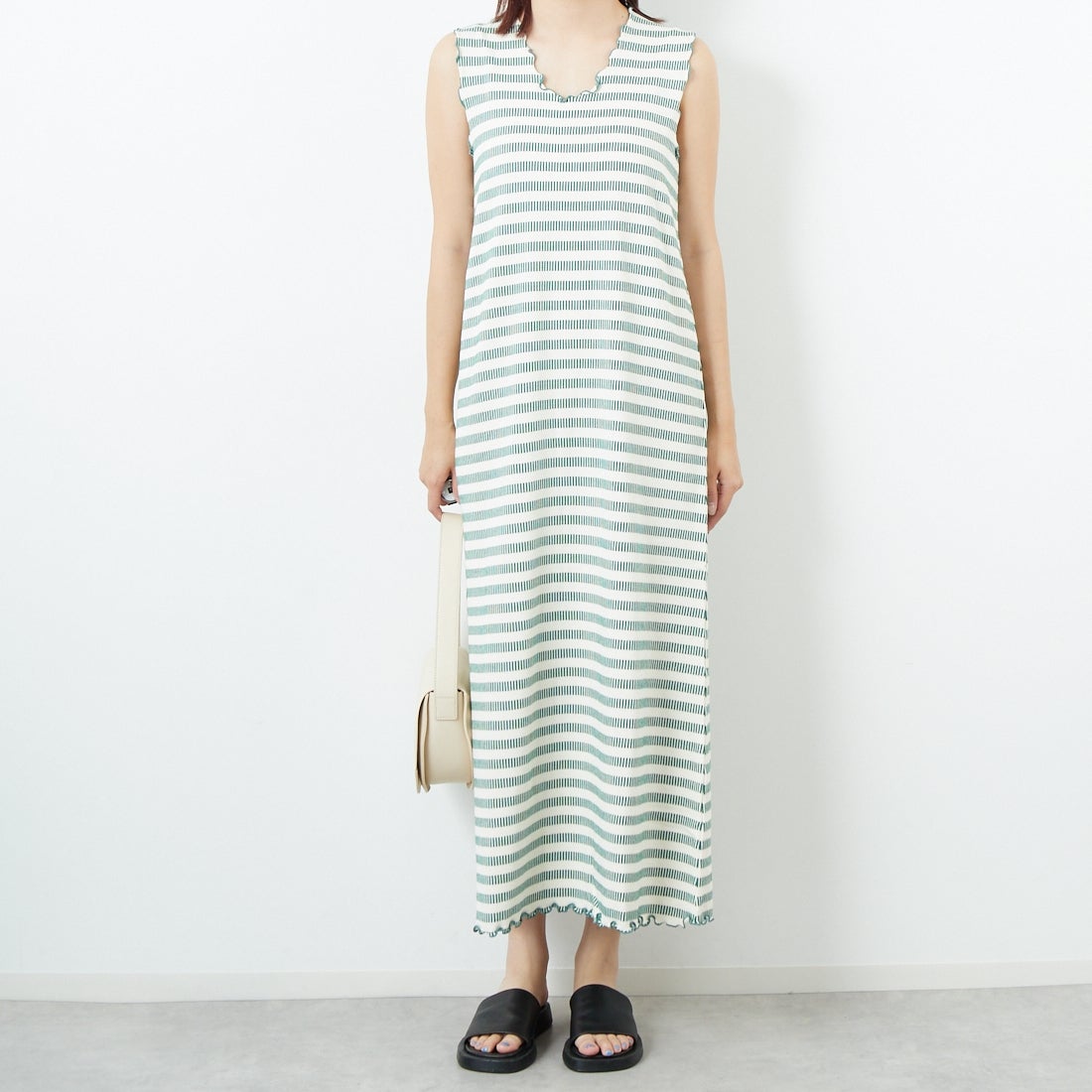 MEYAME [メヤメ] ボーダースリーブレスドレス [MEY-1863] GREEN &&モデル身長：167cm 着用サイズ：F&&