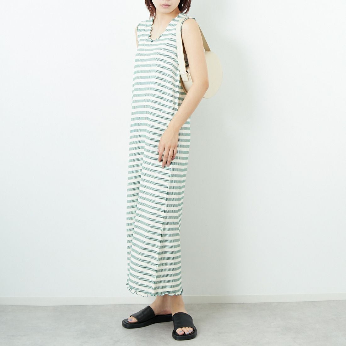 MEYAME [メヤメ] ボーダースリーブレスドレス [MEY-1863] GREEN &&モデル身長：167cm 着用サイズ：F&&