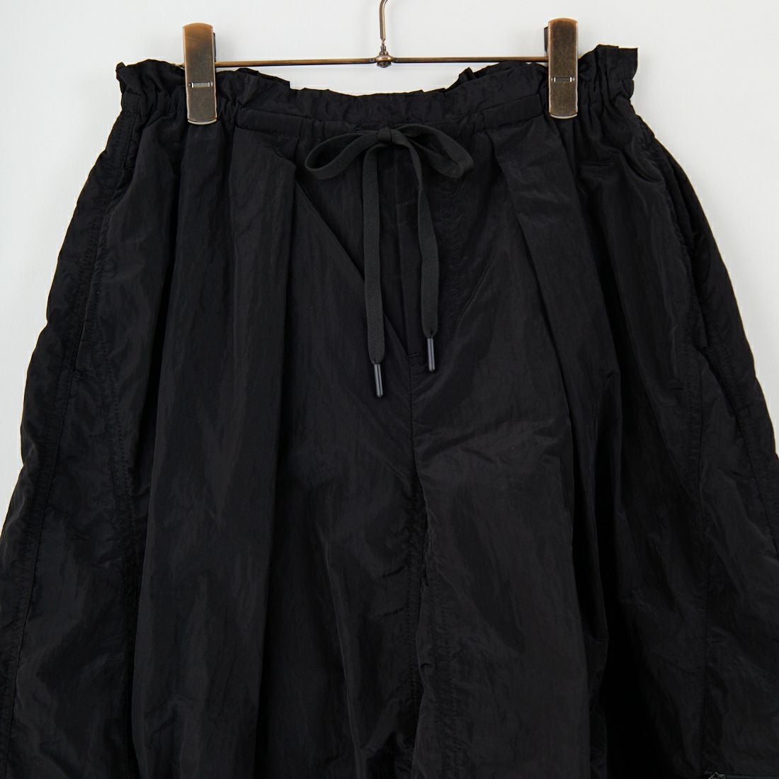 MAISON SPECIAL [メゾンスペシャル] サイドファスナーパラシュートパンツ [21251465814] BLK