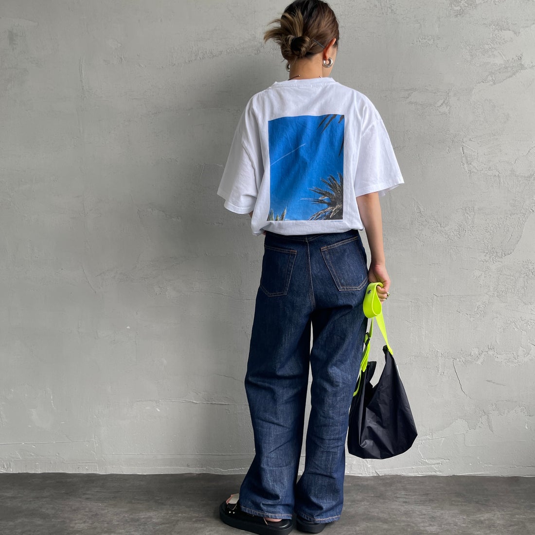 THE SHINZONE [ザ シンゾーン] プールサイドTシャツ [25MMSCU06] 01 WHITE &&モデル身長：150cm 着用サイズ：F0&&