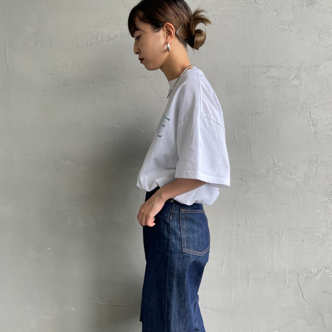 THE SHINZONE [ザ シンゾーン] プールサイドTシャツ [25MMSCU06] 01 WHITE &&モデル身長：150cm 着用サイズ：F0&&