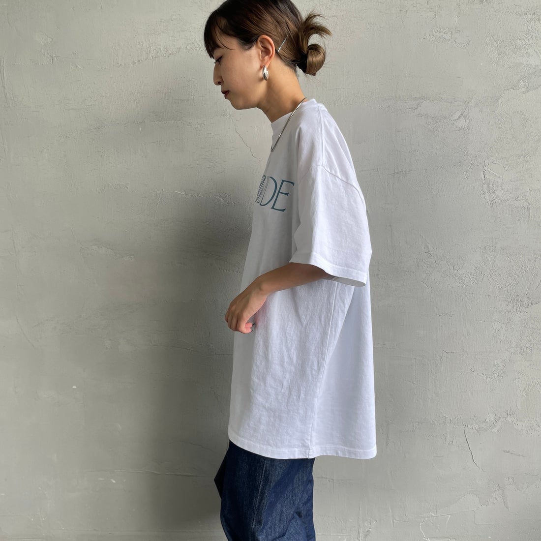 THE SHINZONE [ザ シンゾーン] プールサイドTシャツ [25MMSCU06] 01 WHITE &&モデル身長：150cm 着用サイズ：F0&&