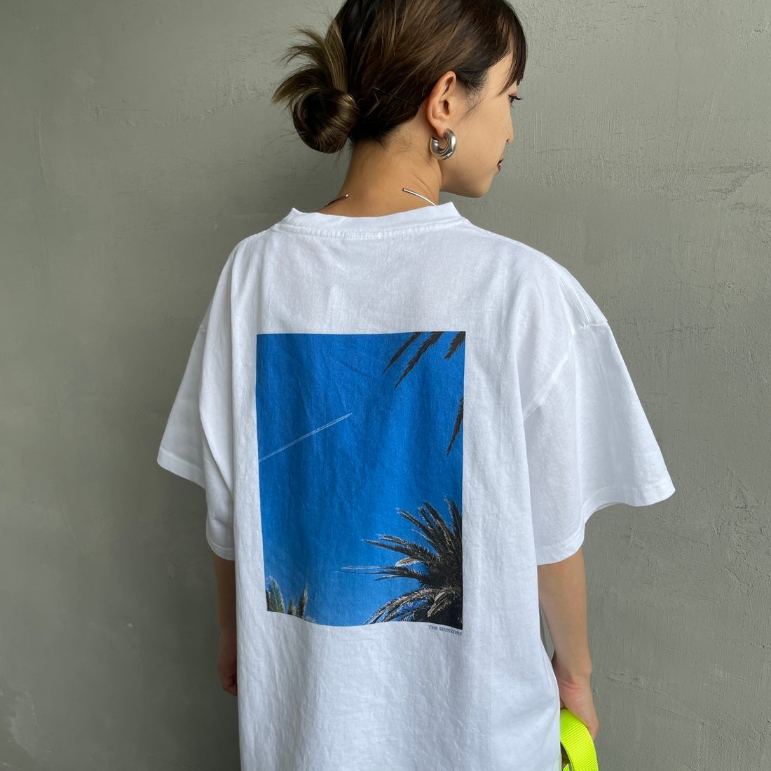 THE SHINZONE [ザ シンゾーン] プールサイドTシャツ [25MMSCU06] 01 WHITE &&モデル身長：150cm 着用サイズ：F0&&