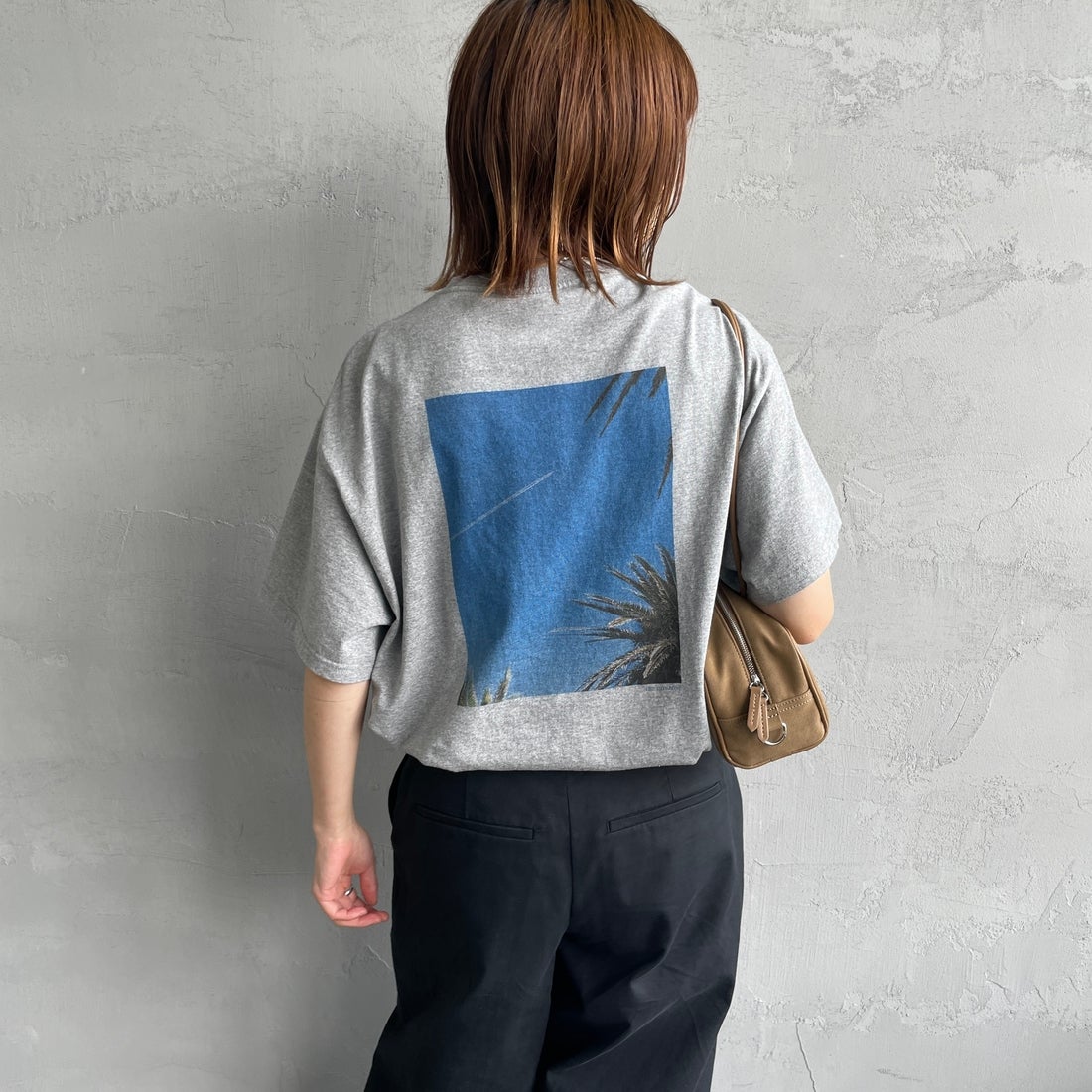 THE SHINZONE [ザ シンゾーン] プールサイドTシャツ [25MMSCU06] 06 GRAY &&モデル身長：158cm 着用サイズ：F0&&
