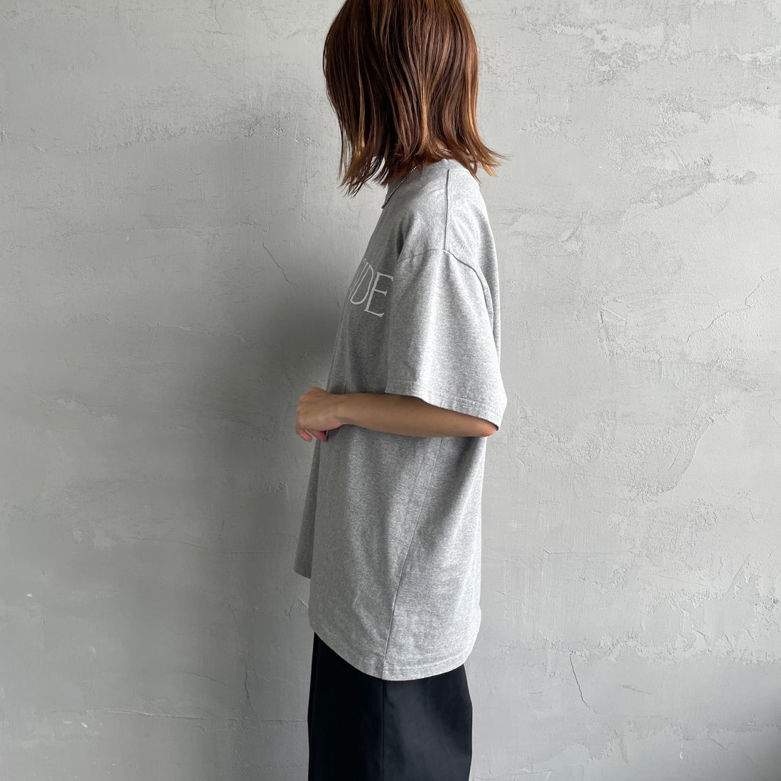 THE SHINZONE [ザ シンゾーン] プールサイドTシャツ [25MMSCU06] 06 GRAY &&モデル身長：158cm 着用サイズ：F0&&