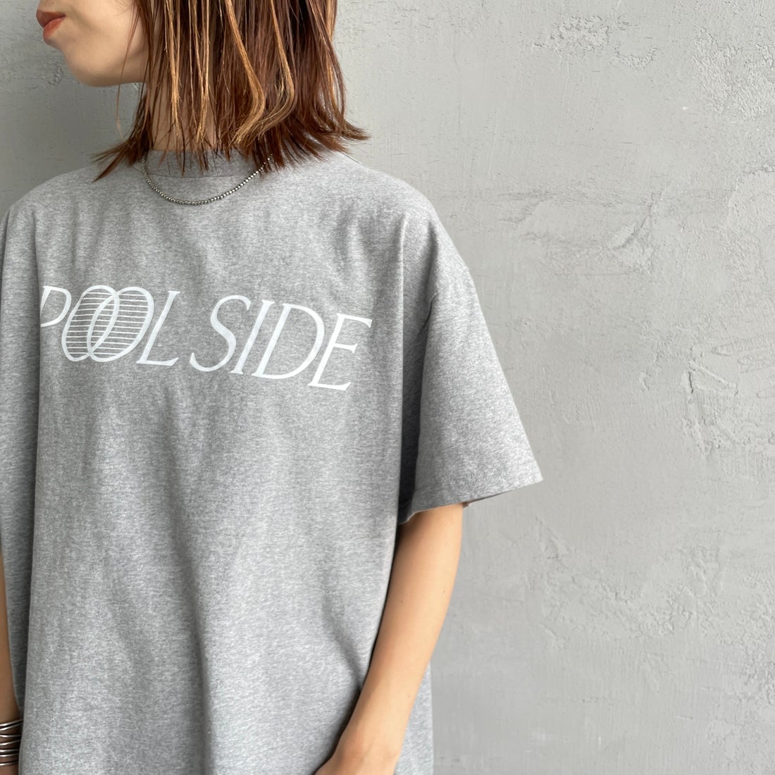 THE SHINZONE [ザ シンゾーン] プールサイドTシャツ [25MMSCU06] 06 GRAY &&モデル身長：158cm 着用サイズ：F0&&