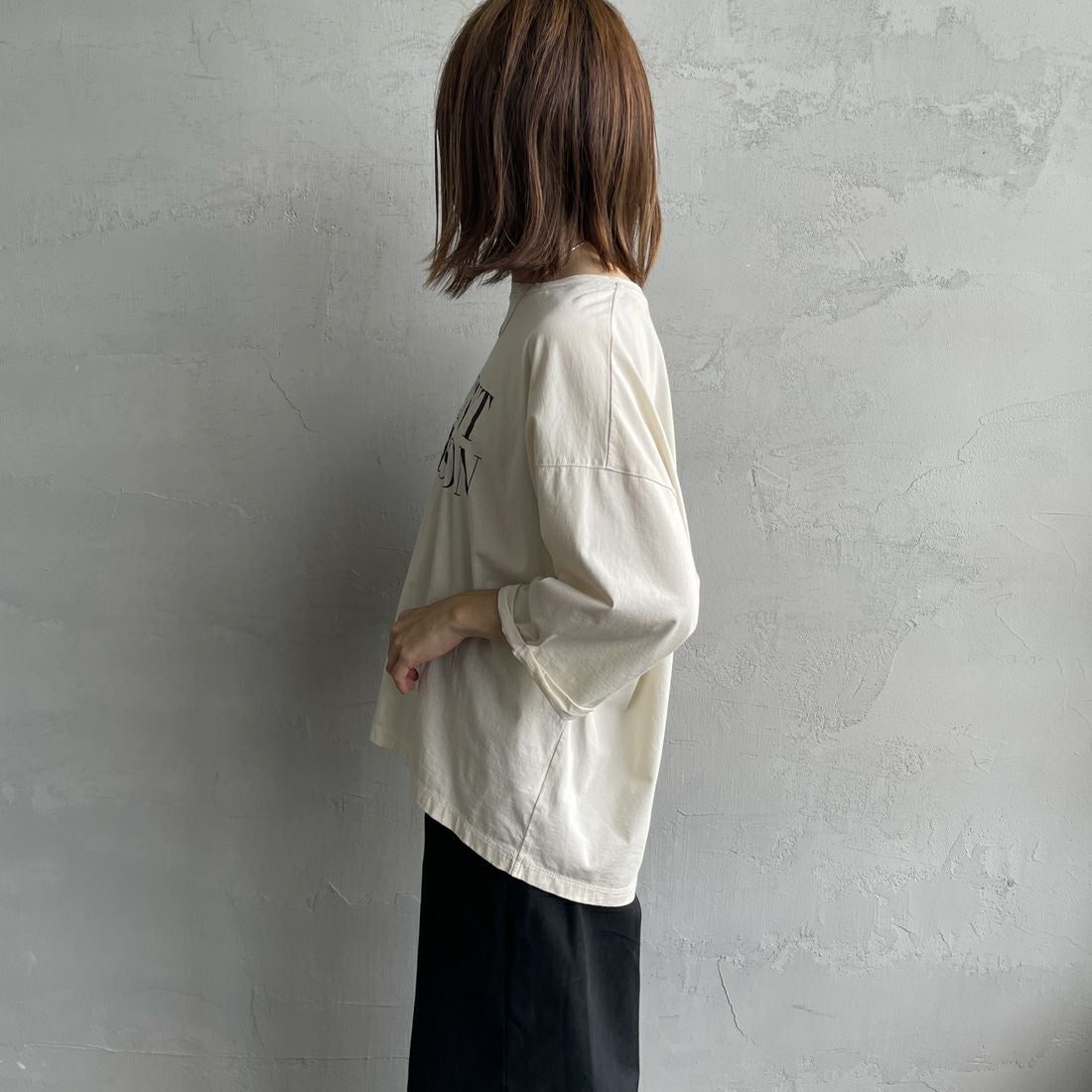 MICA&DEAL [マイカアンドディール] MOUNT NELSON プリントプルオーバー [0125309216] L/BEIGE &&モデル身長：158cm 着用サイズ：F&&