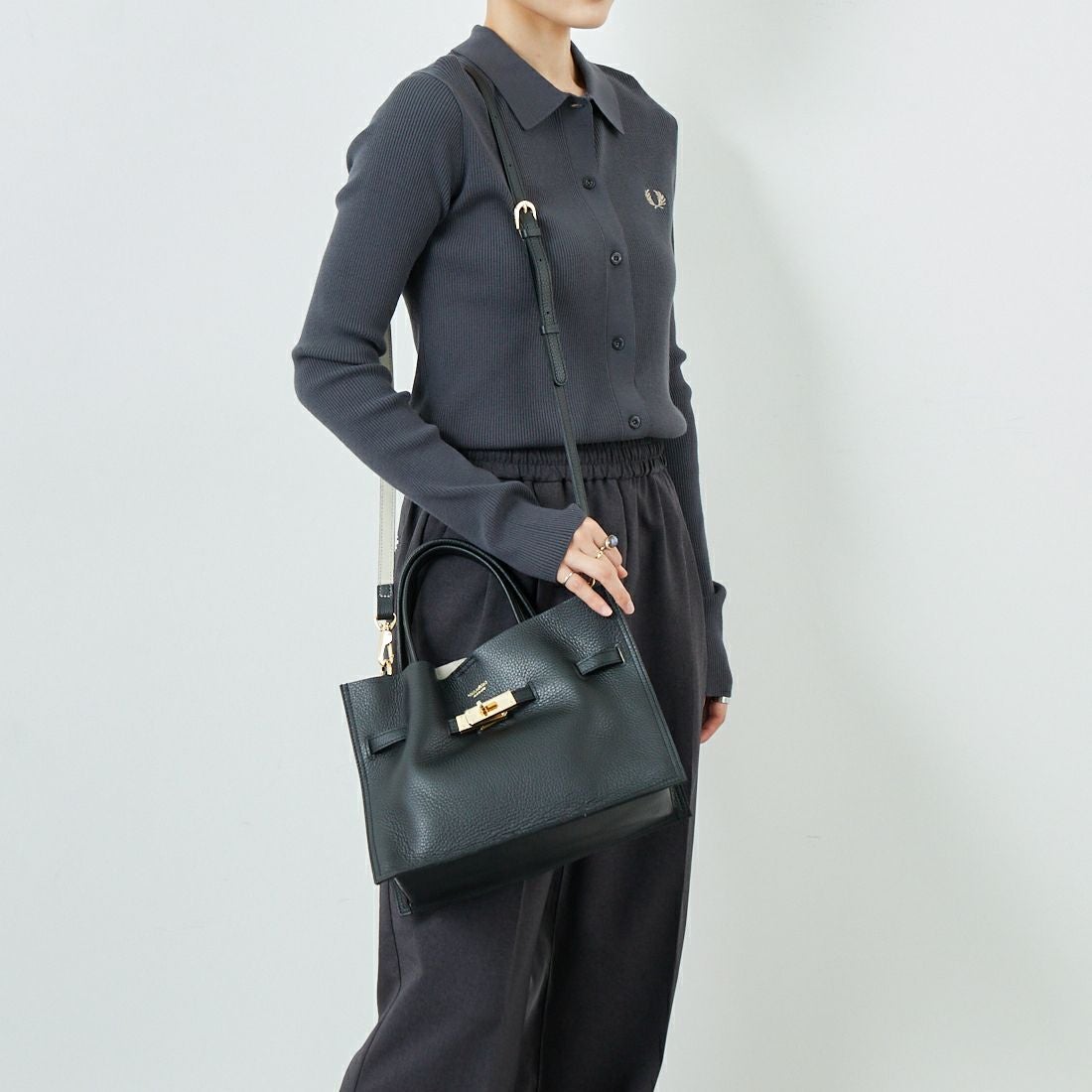 VIOLAd'ORO [ヴィオラドーロ] イタリアンWフェイスレザートートバッグ [V-1496] BLACK/GRAY