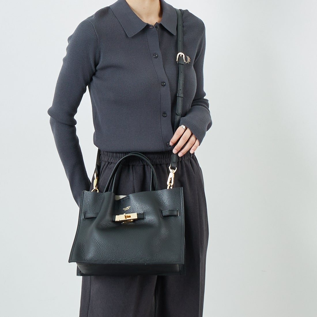 VIOLAd'ORO [ヴィオラドーロ] イタリアンWフェイスレザートートバッグ [V-1496] BLACK/GRAY