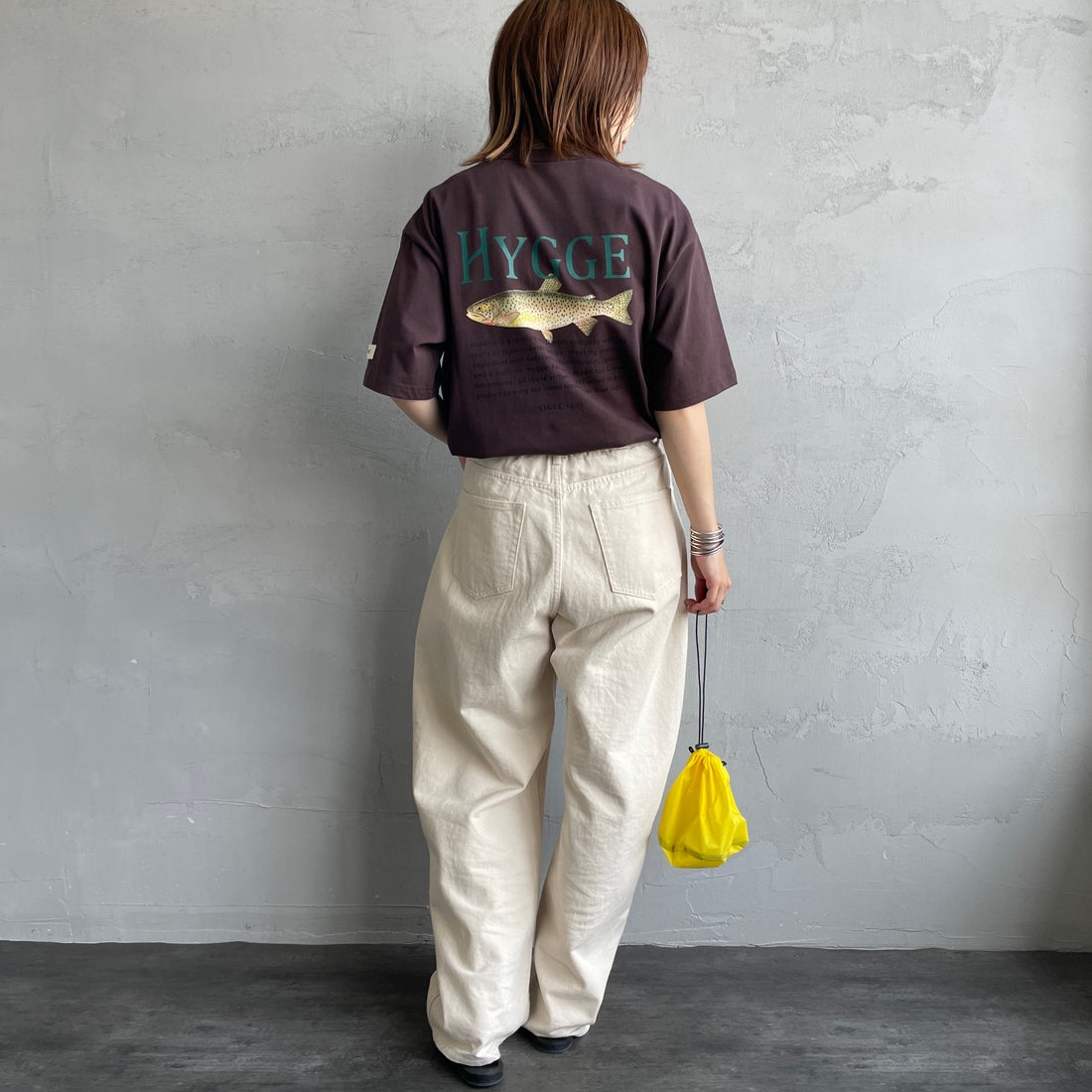 NORDISK [ノルディスク] 別注 HYGGE フィッシュバックプリントTシャツ [NU11502-JF] BROWN &&モデル身長：158cm 着用サイズ：44&&