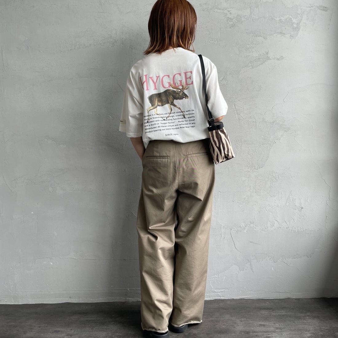 NORDISK [ノルディスク] 別注 HYGGE シカバックプリントTシャツ [NU11503-JF] WHITE &&モデル身長：158cm 着用サイズ：44&&