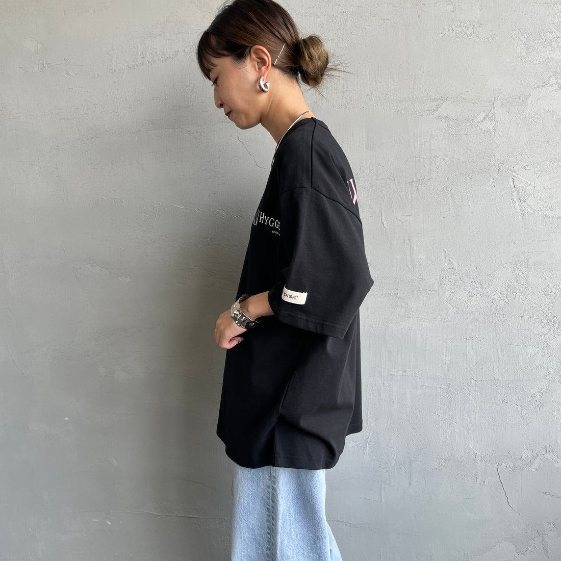 NORDISK [ノルディスク] 別注 HYGGE シカバックプリントTシャツ [NU11503-JF] BLACK &&モデル身長：150cm 着用サイズ：44&&