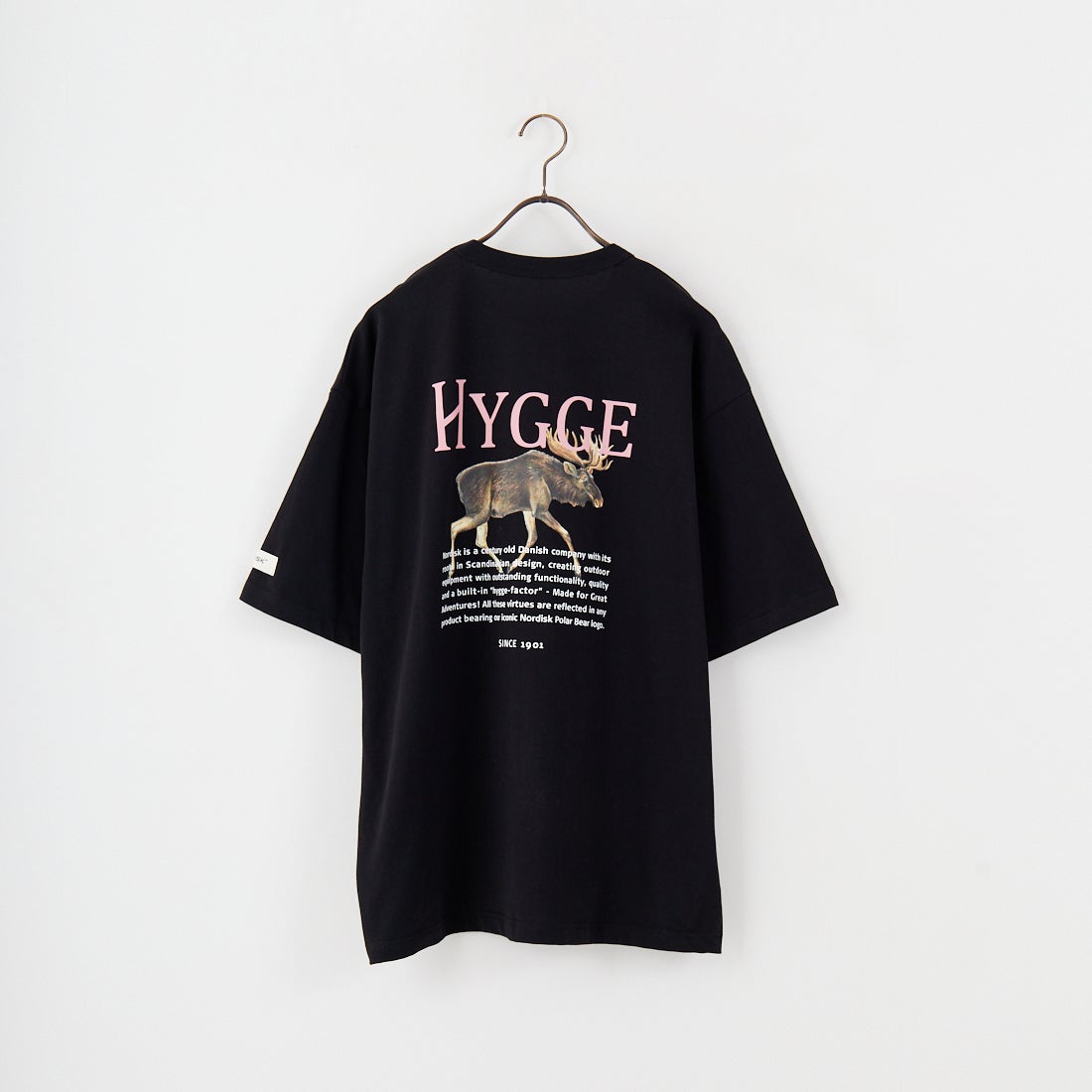 NORDISK [ノルディスク] 別注 HYGGE シカバックプリントTシャツ [NU11503-JF] BLACK