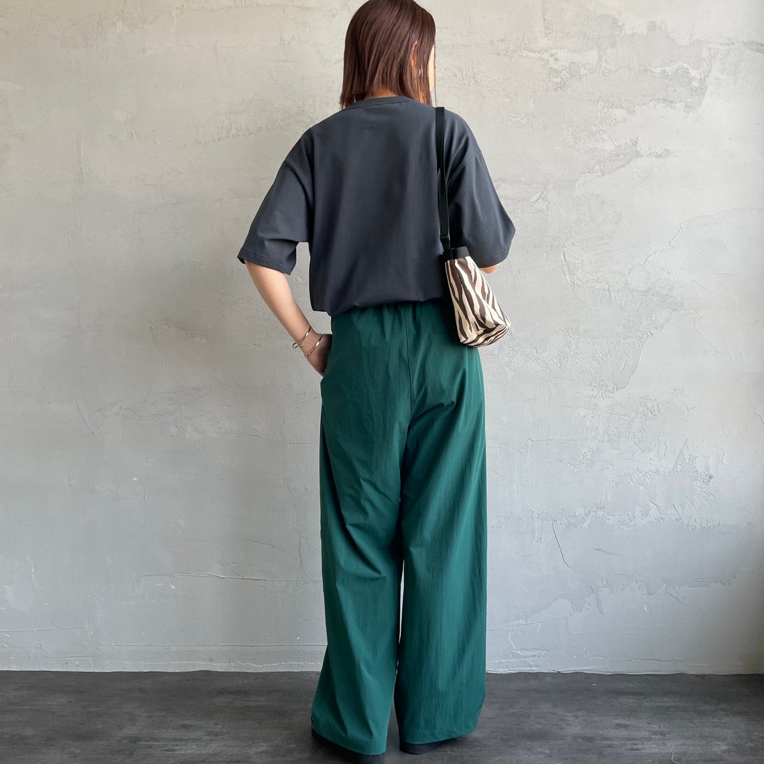 NORDISK [ノルディスク] 別注 ワンポイントポケットTシャツ [NU11505-JF] CHARCOAL &&モデル身長：159cm 着用サイズ：44&&