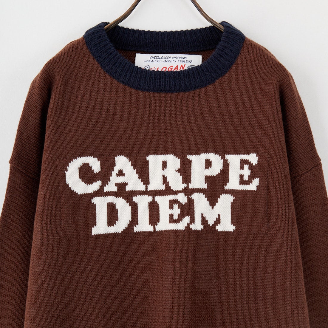 LOGAN Knitting Mills [ローガン ニッティング ミルズ] 別注 クルーネック 配色ジャガードロゴニット [LG-25FW28IN-JF] BROWN