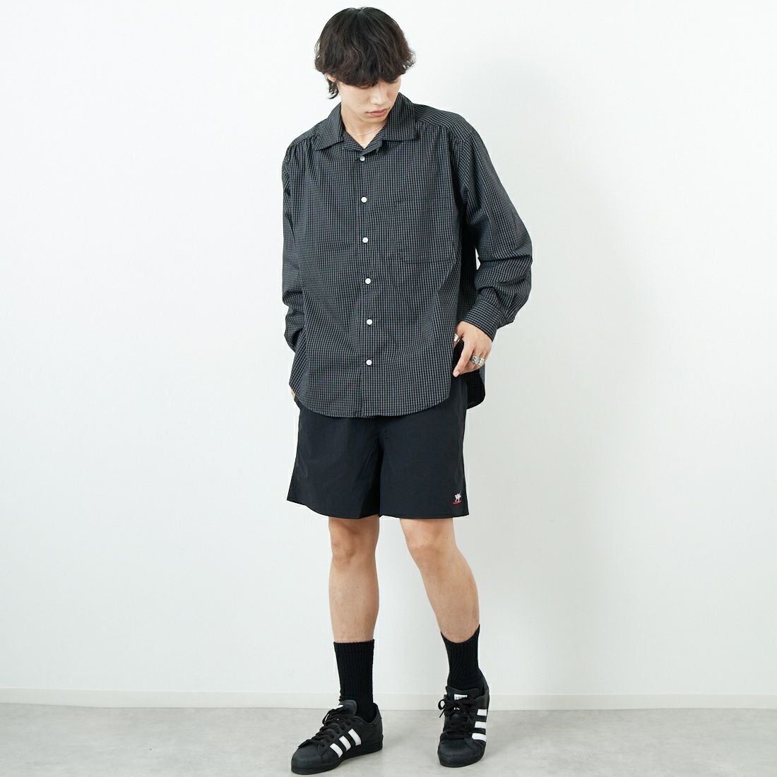 VALTA [ヴァルタ] 別注 シャーリングシャツ [VA25SS3042B-JF] CH710 BLK &&モデル身長：179cm 着用サイズ：M&&