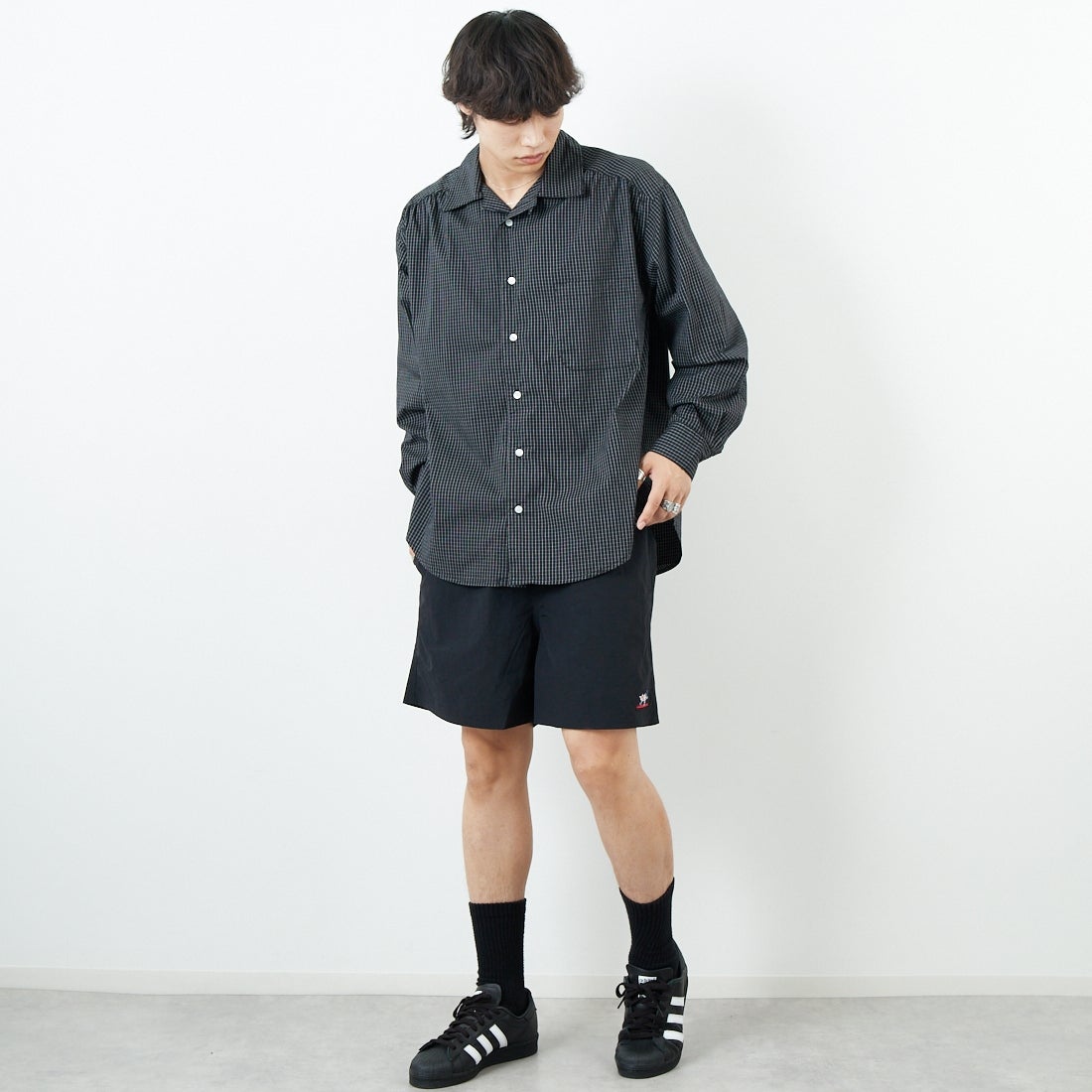 VALTA [ヴァルタ] 別注 シャーリングシャツ [VA25SS3042B-JF] CH710 BLK &&モデル身長：179cm 着用サイズ：M&&