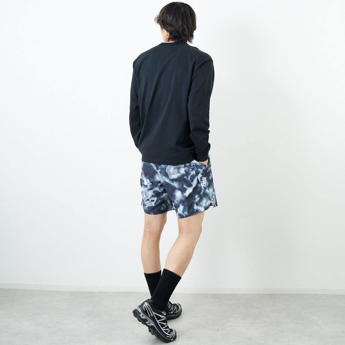 NIKE SWIM [ナイキスイム] タイダイカモプリント 7インチボレーショーツ [NESSF513] N054 ｳﾙﾌｸﾞ &&モデル身長：179cm 着用サイズ：L&&