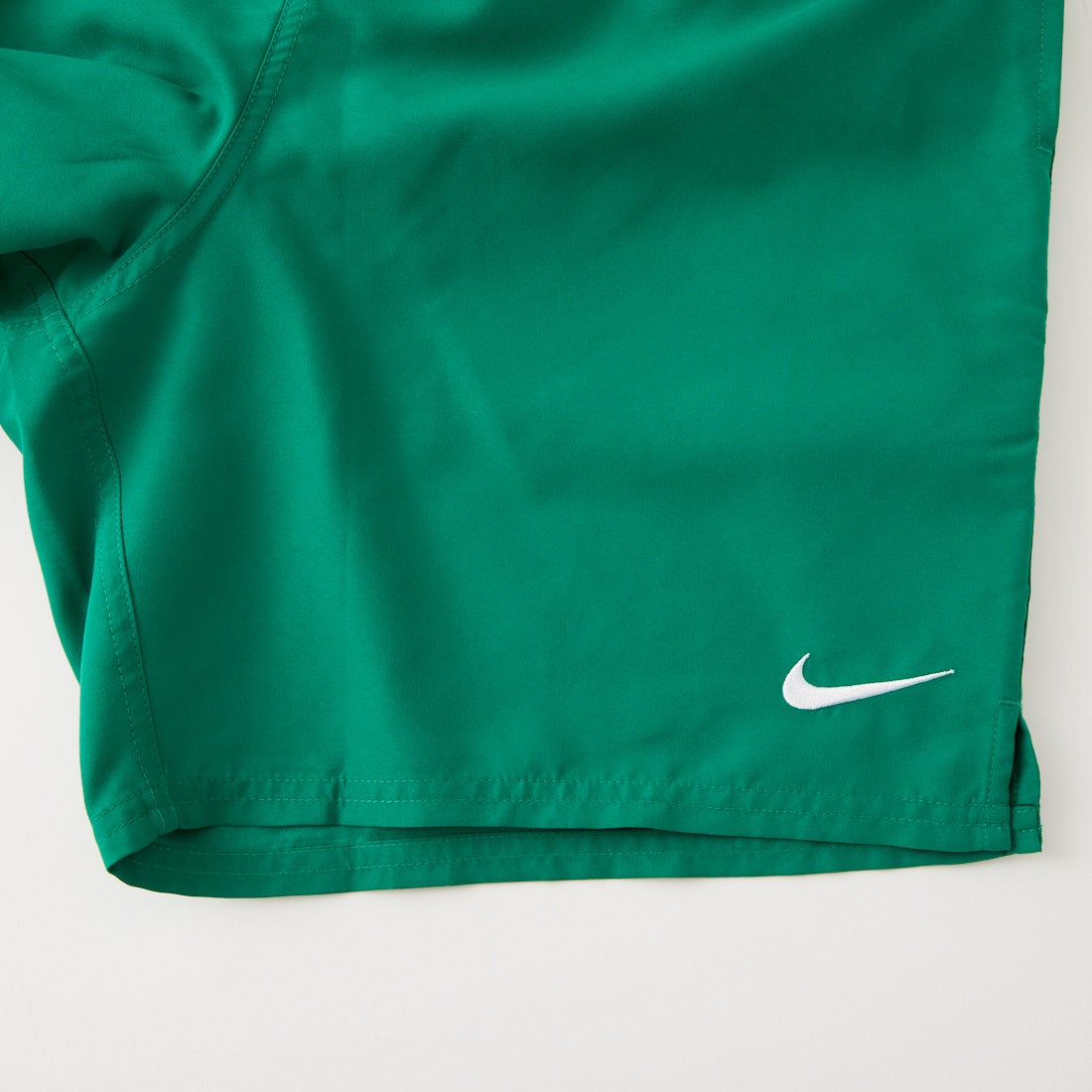 NIKE SWIM [ナイキスイム] ヒーロースタイル7インチボレーショーツ [NESSF559] N322 ﾏﾗｶｲﾄ