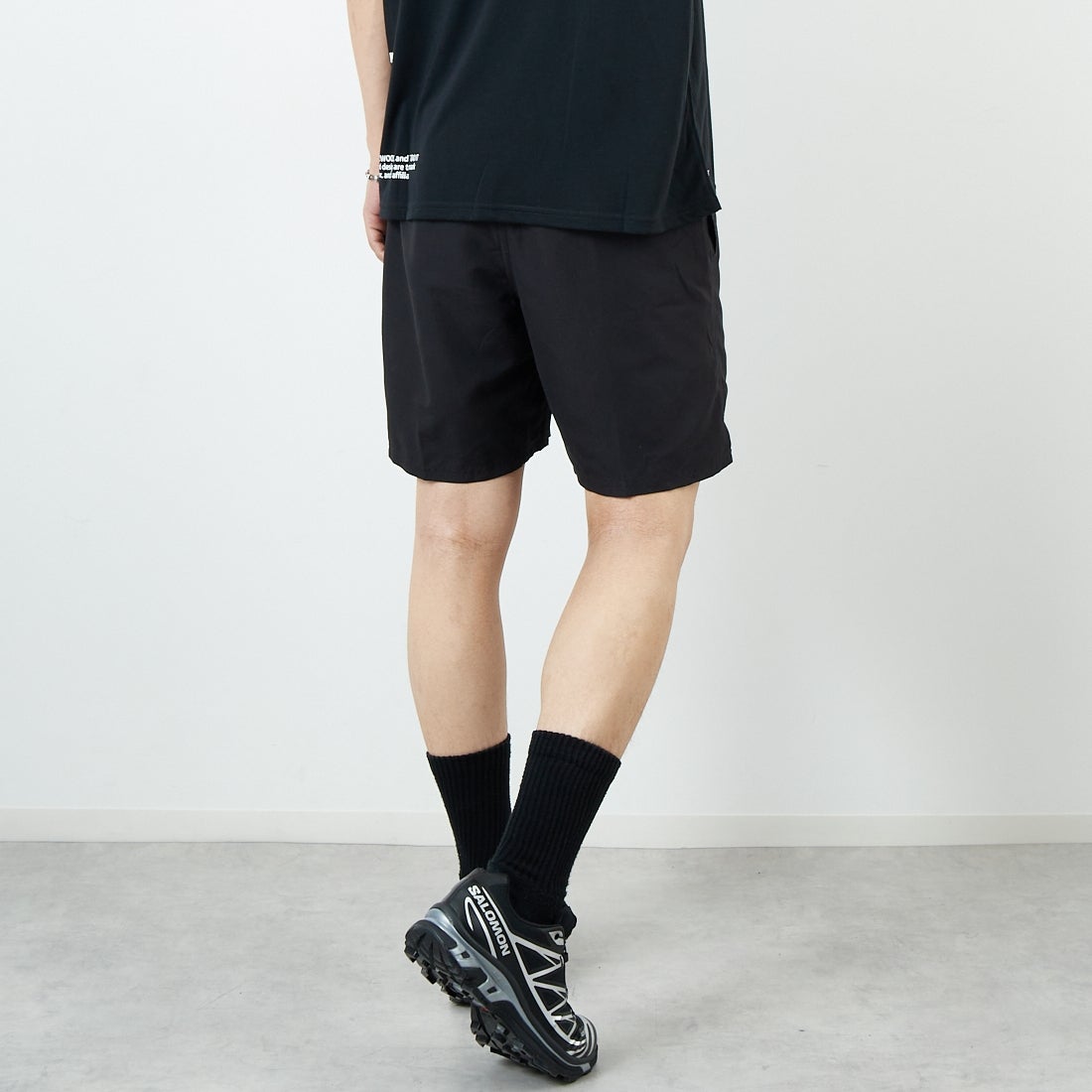 NIKE SWIM [ナイキスイム] ヒーロースタイル7インチボレーショーツ [NESSF559] N001 ﾌﾞﾗｯｸ &&モデル身長：179cm 着用サイズ：L&&