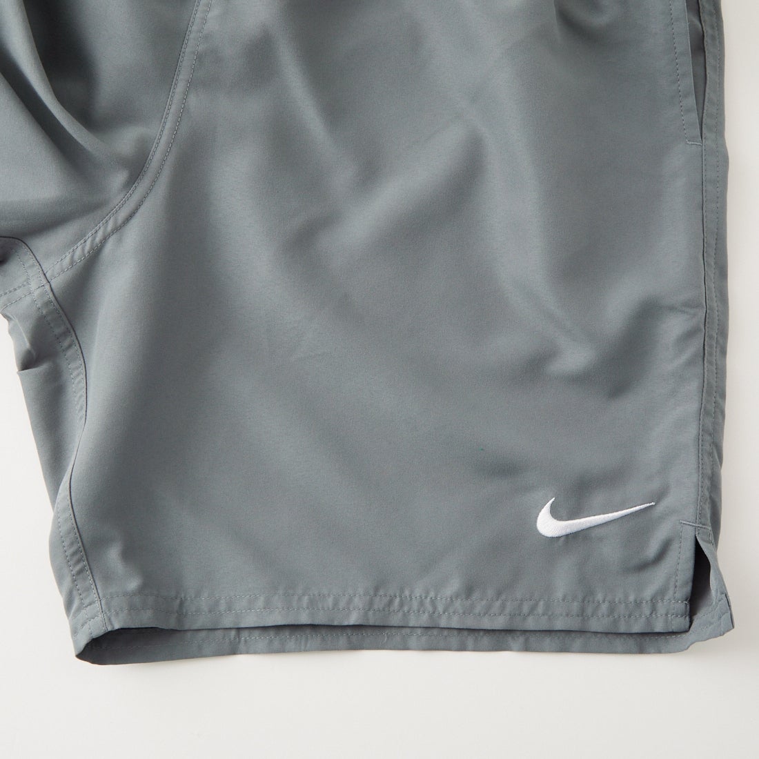 NIKE SWIM [ナイキスイム] ヒーロースタイル7インチボレーショーツ [NESSF559] N051 ｸｰﾙｸﾞ
