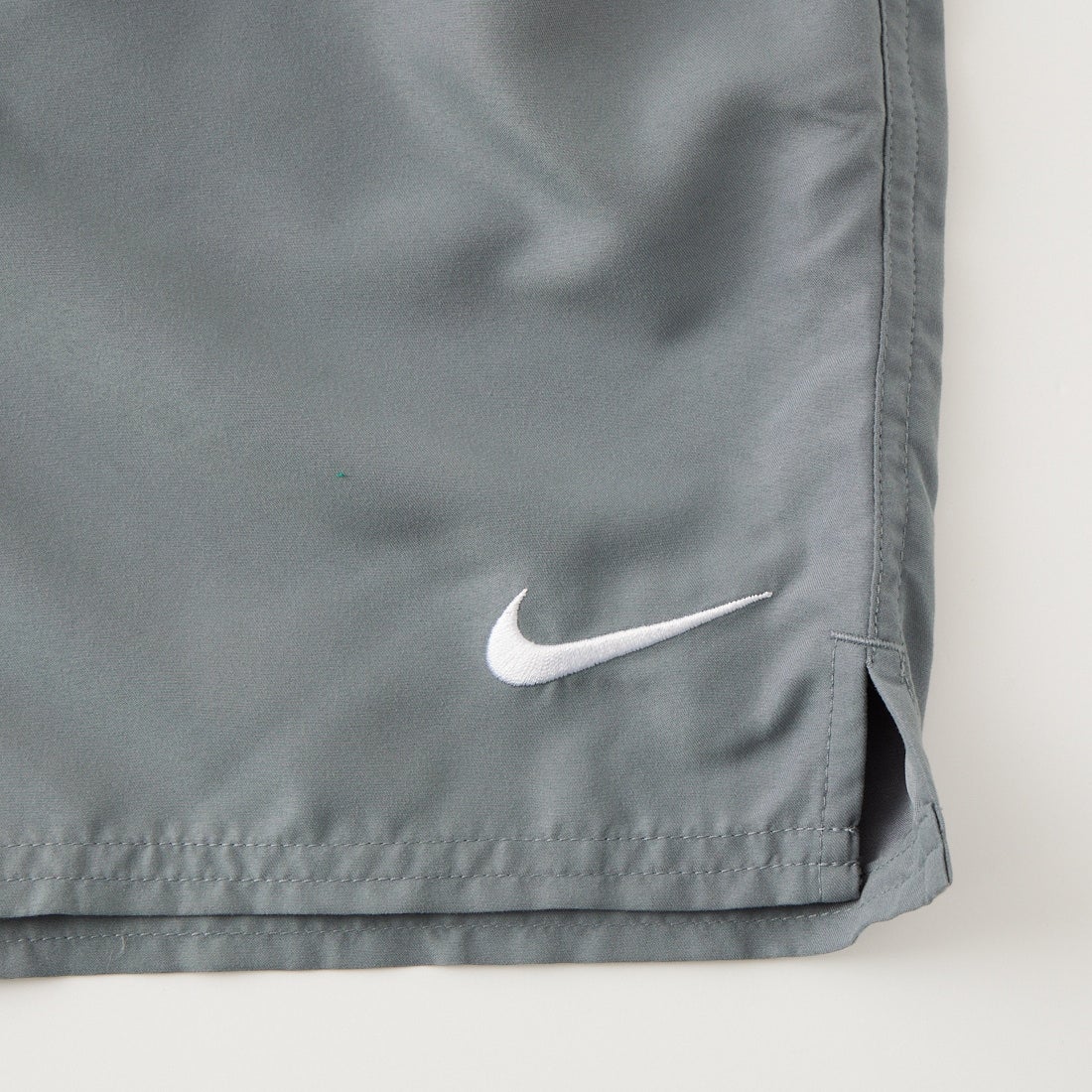 NIKE SWIM [ナイキスイム] ヒーロースタイル7インチボレーショーツ [NESSF559] N051 ｸｰﾙｸﾞ