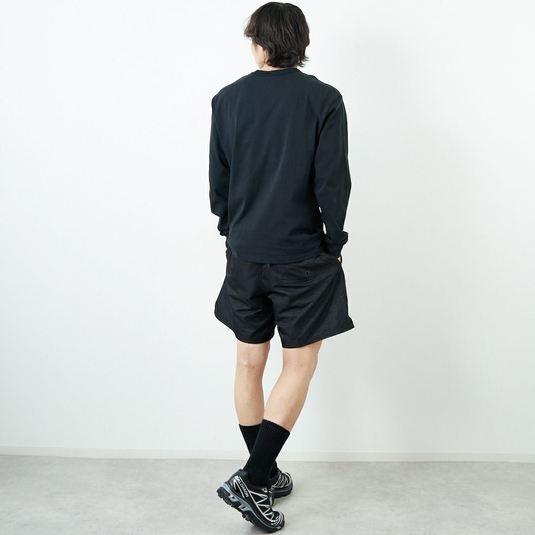 NIKE [ナイキ] プレミアムエッセンシャル ロングスリーブポケットTシャツ [DR7930]011 BLACK &&モデル身長：179cm 着用サイズ：M&&