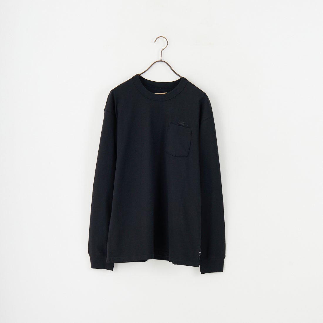 NIKE [ナイキ] プレミアムエッセンシャル ロングスリーブポケットTシャツ [DR7930]011 BLACK