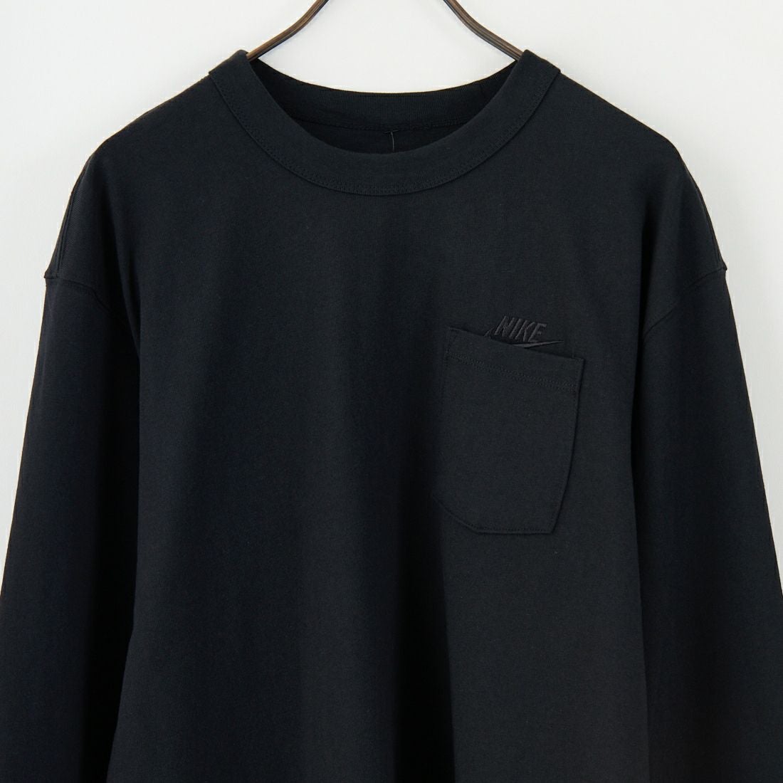 NIKE [ナイキ] プレミアムエッセンシャル ロングスリーブポケットTシャツ [DR7930]011 BLACK