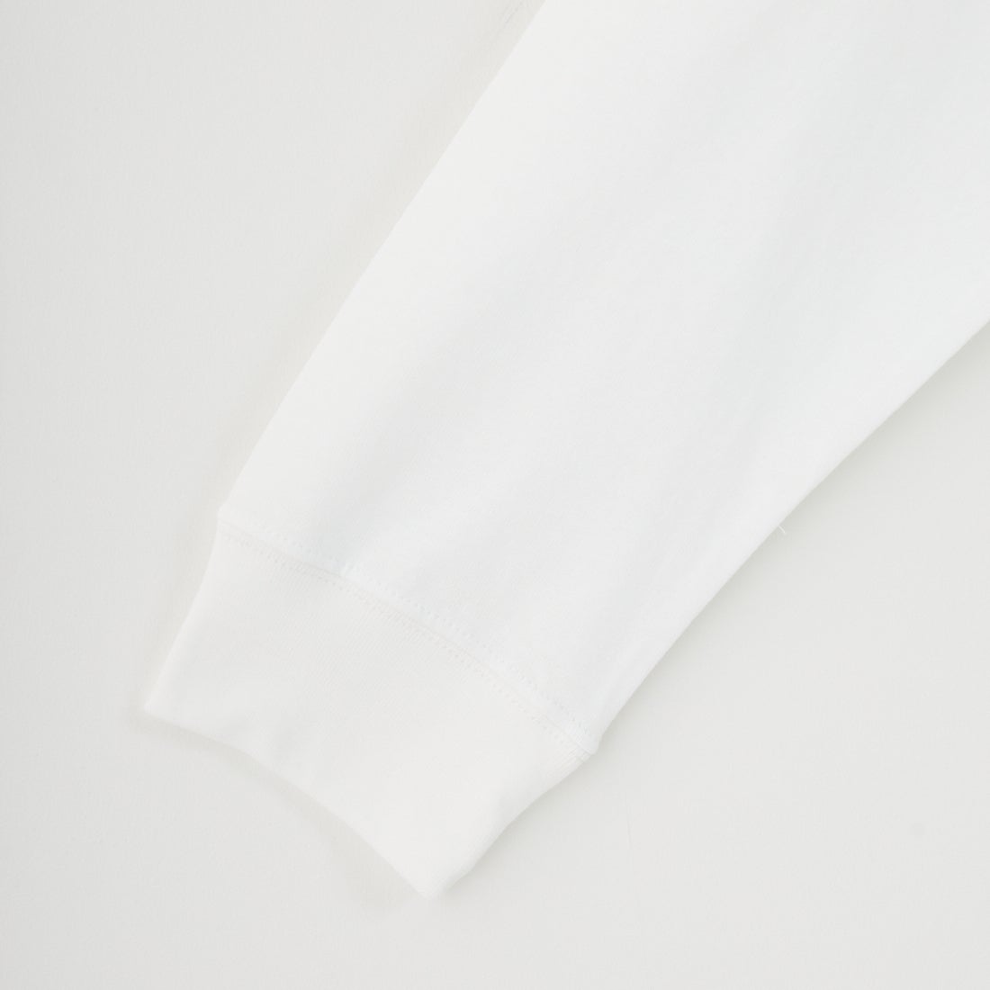 NIKE [ナイキ] プレミアムエッセンシャル ロングスリーブポケットTシャツ [DR7930] 101 WHITE