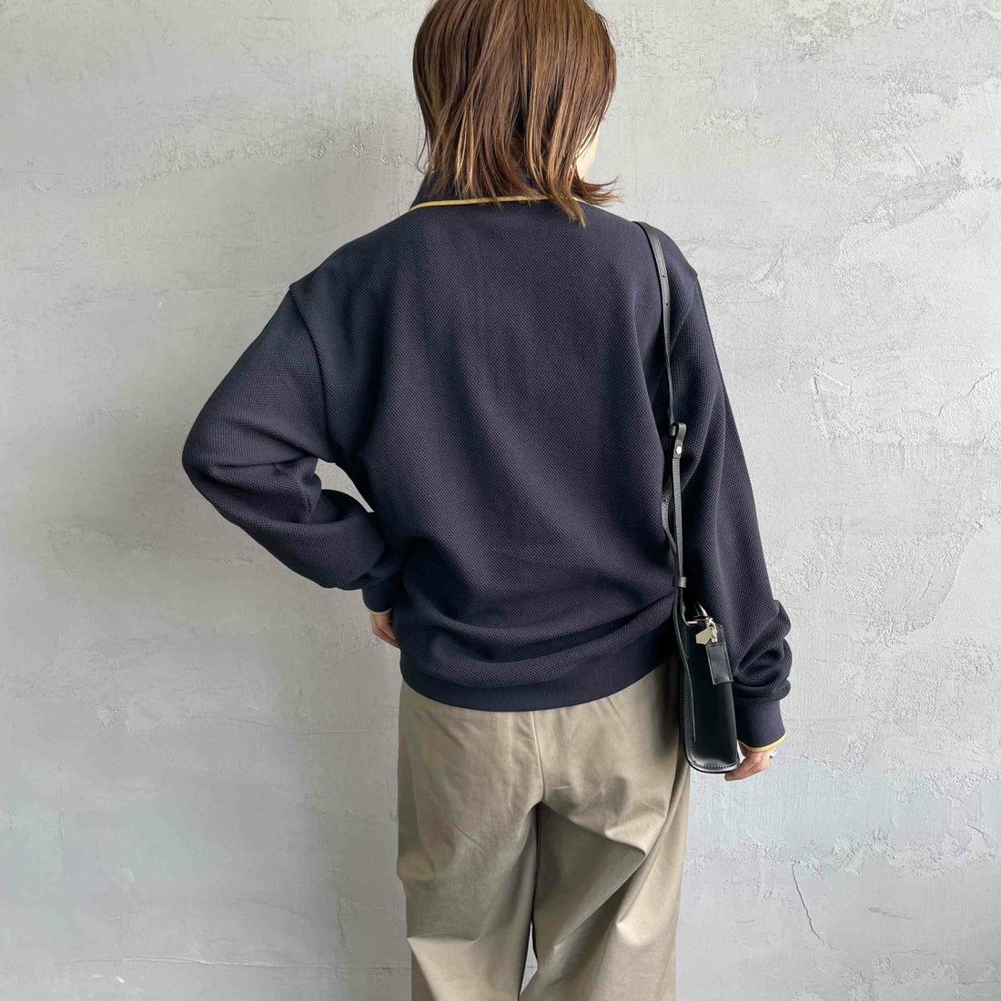 FRED PERRY [フレッドペリー] 別注 ワンポイントロゴ刺繍 ロングスリーブポロシャツ [FPM-25A-027JF] NVY/HONEYC &&モデル身長：158cm 着用サイズ：S&&