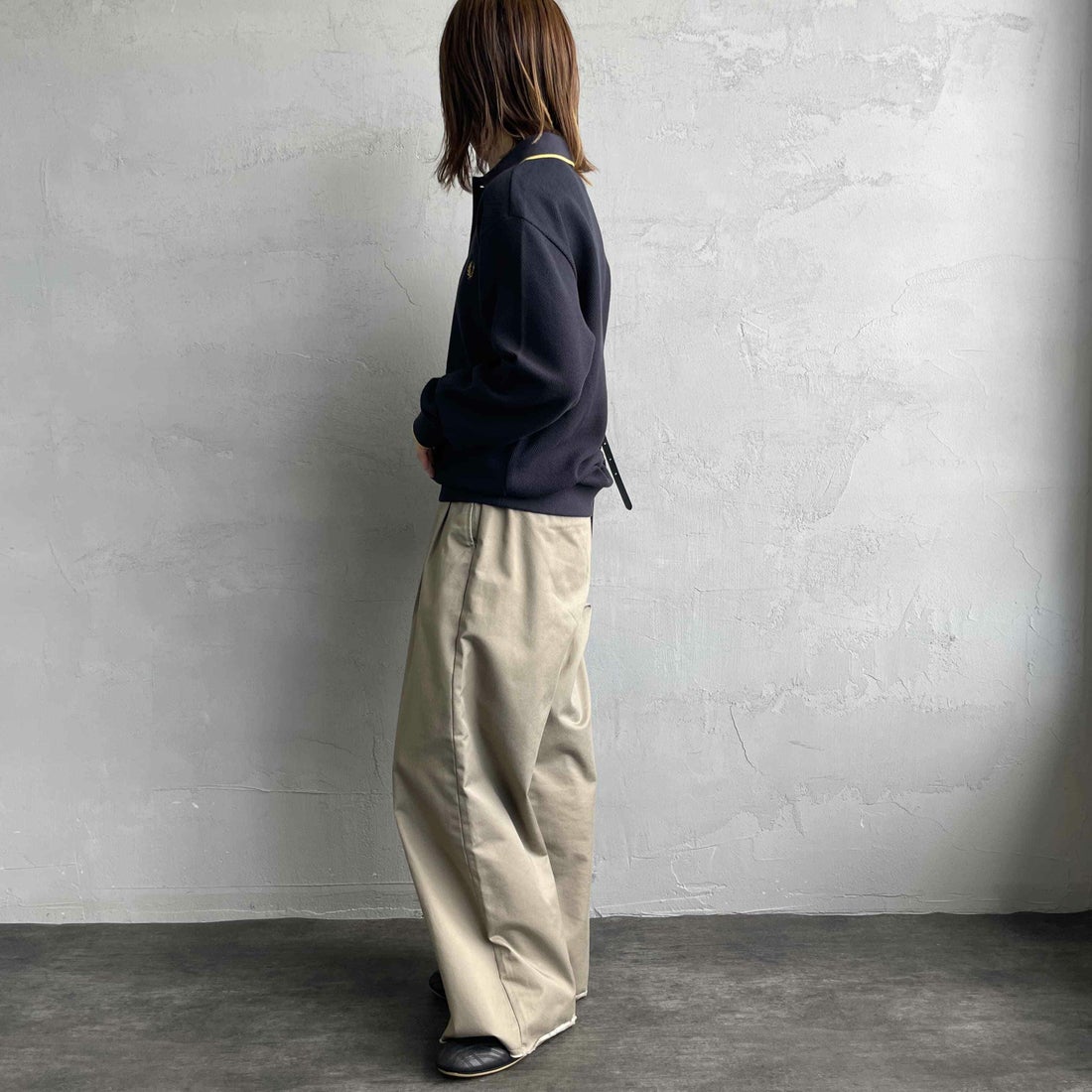 FRED PERRY [フレッドペリー] 別注 ワンポイントロゴ刺繍 ロングスリーブポロシャツ [FPM-25A-027JF] NVY/HONEYC &&モデル身長：158cm 着用サイズ：S&&