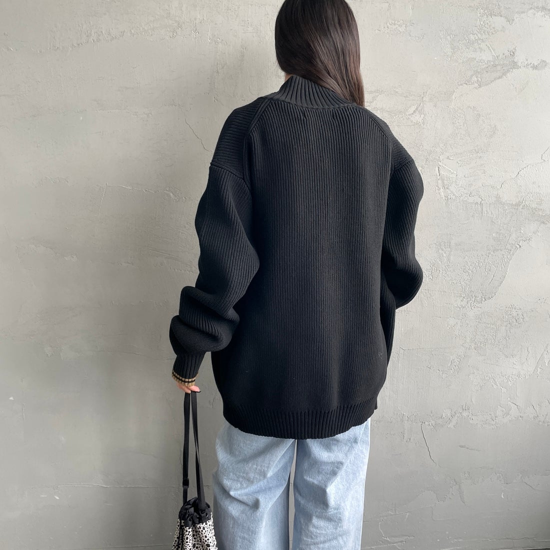 FRED PERRY [フレッドペリー] 別注 ドライバーズニット [FPM-25A-028JF] BLK/SHADED &&モデル身長：150cm 着用サイズ：S&&