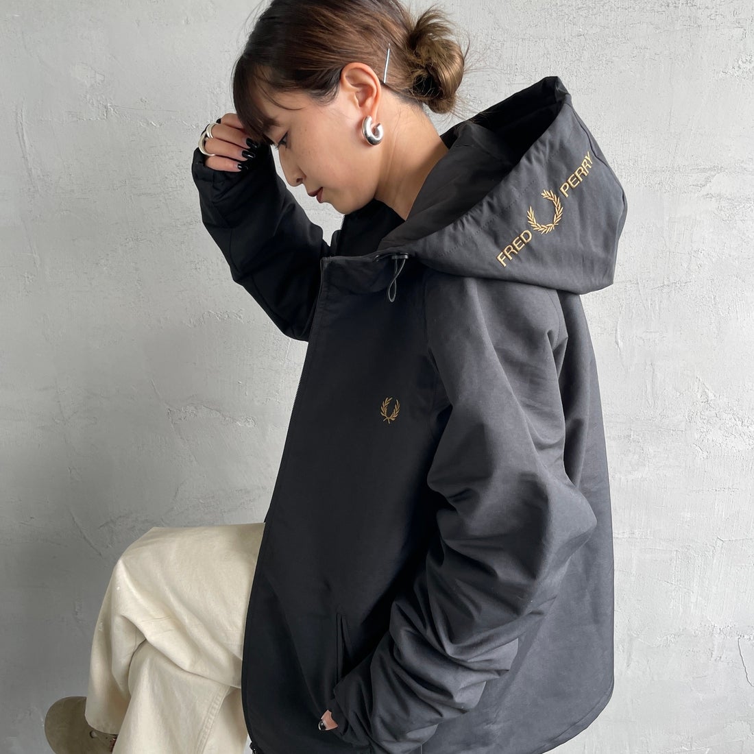 FRED PERRY フレッドペリー別注 パデッド フード刺繍シェルジャケット FRED PERRY/フレッドペリー] 別注 パデッド フード刺繍シェル