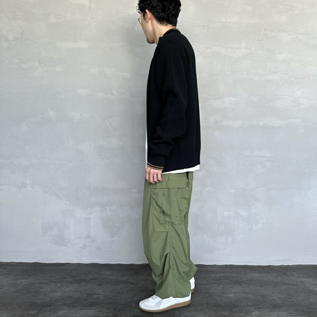 FRED PERRY [フレッドペリー] 別注 ドライバーズニット [FPM-25A-028JF] BLK/SHADED &&モデル身長：167cm 着用サイズ：M&&