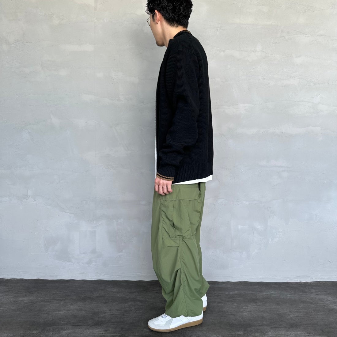 FRED PERRY [フレッドペリー] 別注 ドライバーズニット [FPM-25A-028JF] BLK/SHADED &&モデル身長：167cm 着用サイズ：M&&