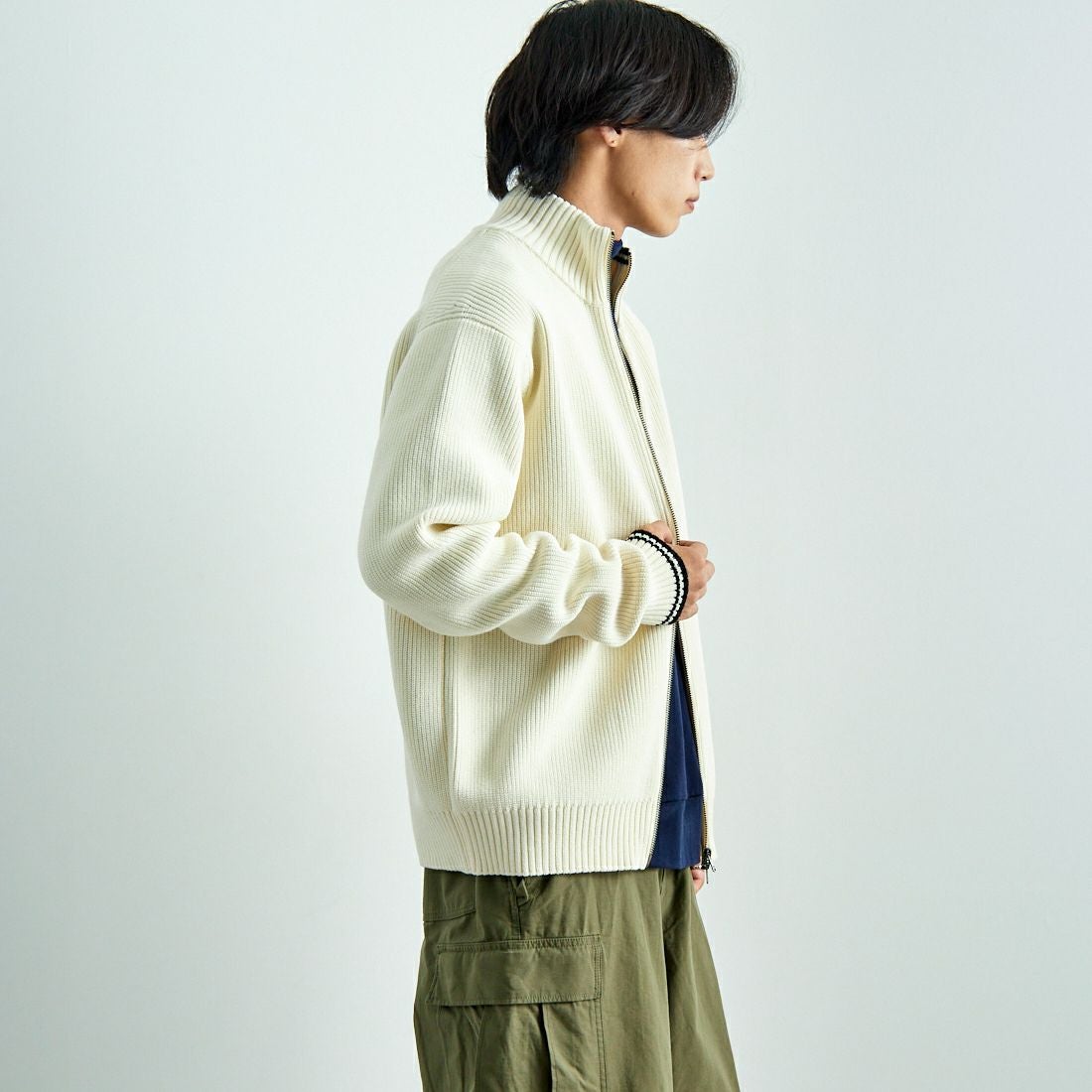 FRED PERRY [フレッドペリー] 別注 ドライバーズニット [FPM-25A-028JF] ECRU/NAVY &&モデル身長：179cm 着用サイズ：L&&