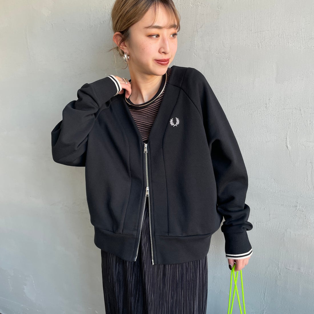 102 BLACK&&モデル身長：150cm 着用サイズ：10&&