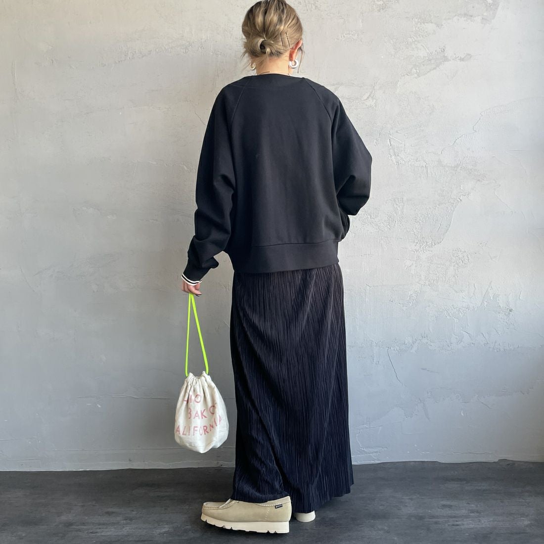 FRED PERRY [フレッドペリー] Vネックジップスルーカーディガン [G1151] 102 BLACK &&モデル身長：150cm 着用サイズ：10&&