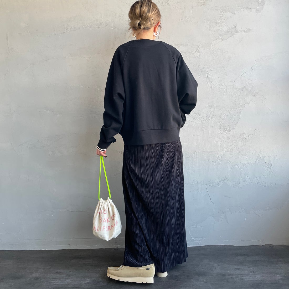 FRED PERRY [フレッドペリー] Vネックジップスルーカーディガン [G1151] 102 BLACK &&モデル身長：150cm 着用サイズ：10&&