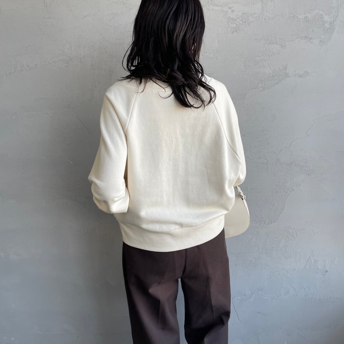 FRED PERRY [フレッドペリー] Vネックジップスルーカーディガン [G1151] 560 ECRU &&モデル身長：160cm 着用サイズ：10&&