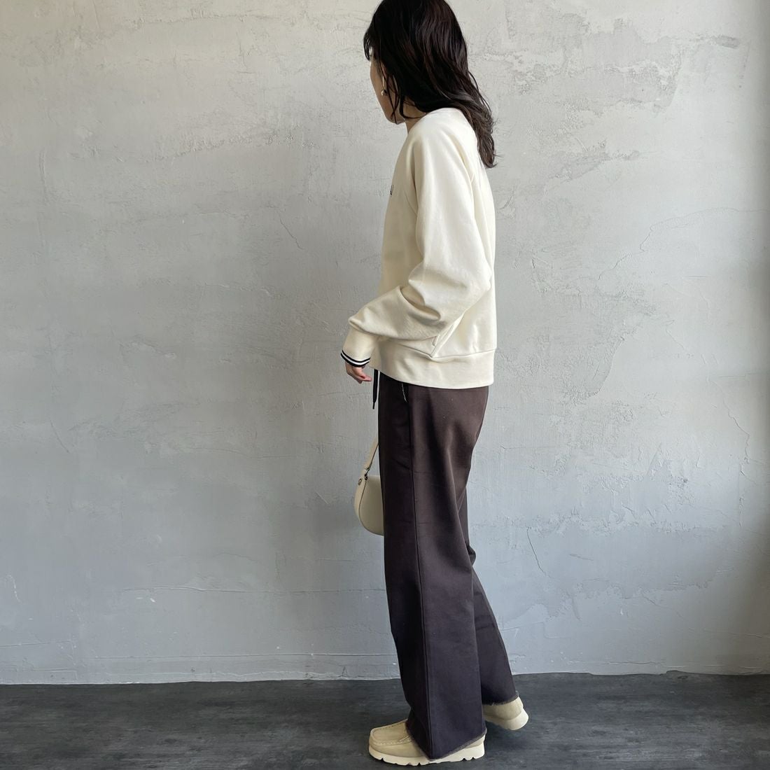 FRED PERRY [フレッドペリー] Vネックジップスルーカーディガン [G1151] 560 ECRU &&モデル身長：160cm 着用サイズ：10&&