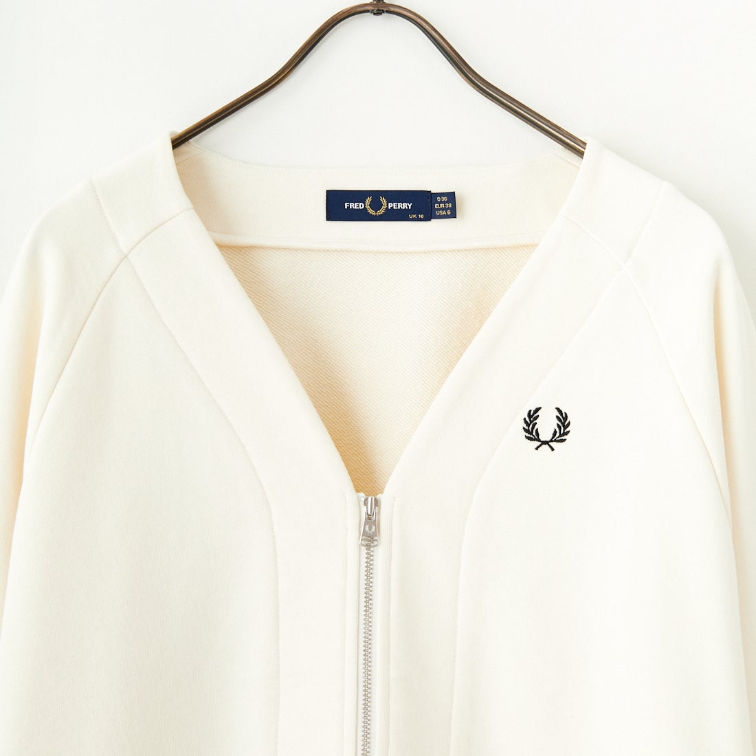 FRED PERRY [フレッドペリー] Vネックジップスルーカーディガン [G1151] 560 ECRU