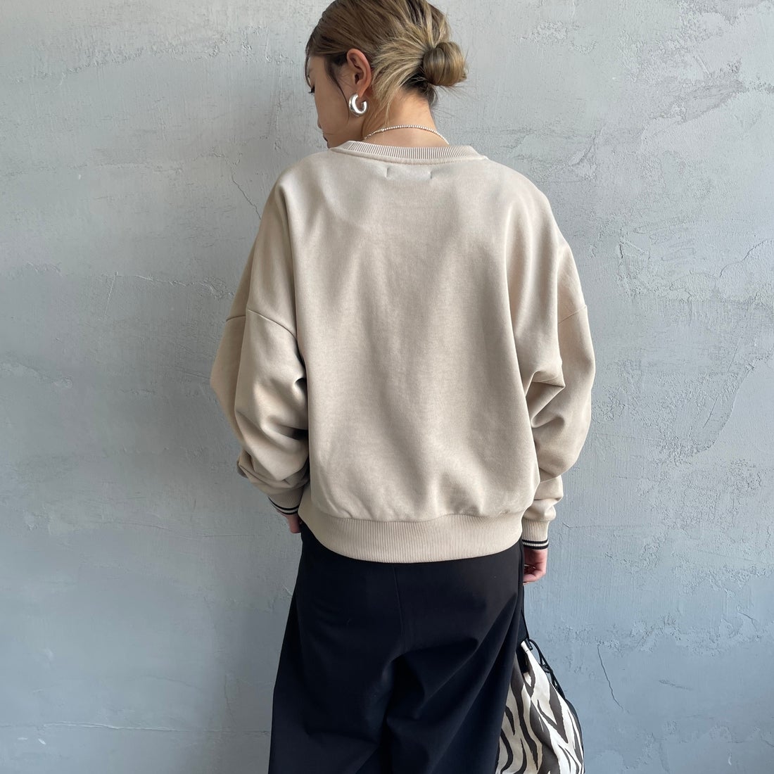 FRED PERRY [フレッドペリー] ツインティップ クロップドスウェット [G1148] Z19 WARM O &&モデル身長：150cm 着用サイズ：10&&