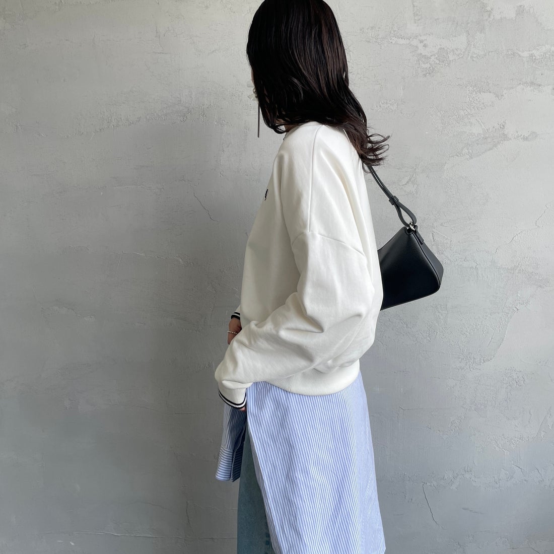 FRED PERRY [フレッドペリー] ツインティップ クロップドスウェット [G1148] 129 SNOW W &&モデル身長：160cm 着用サイズ：10&&