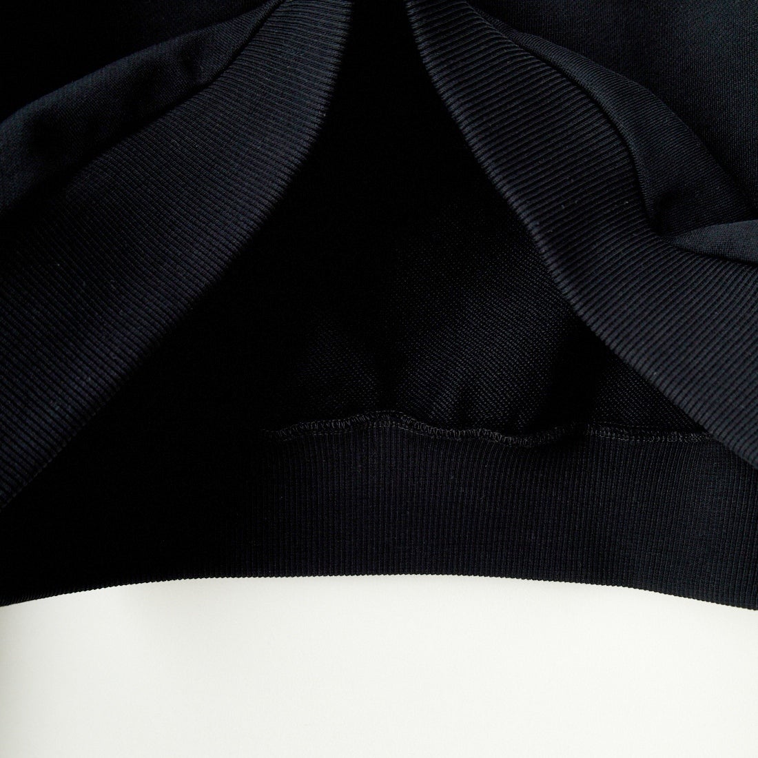 FRED PERRY [フレッドペリー] ツインティップ クロップドスウェット [G1148] 102 BLACK