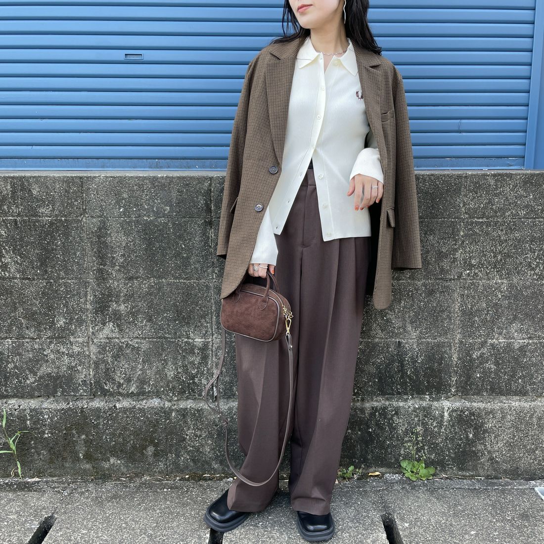 FRED PERRY [フレッドペリー] 別注 ワンポイントロゴ刺繍 リブニットポロシャツ [FPW-25A-009JF] ECRU/OXBLO &&モデル身長：160cm 着用サイズ：8&&