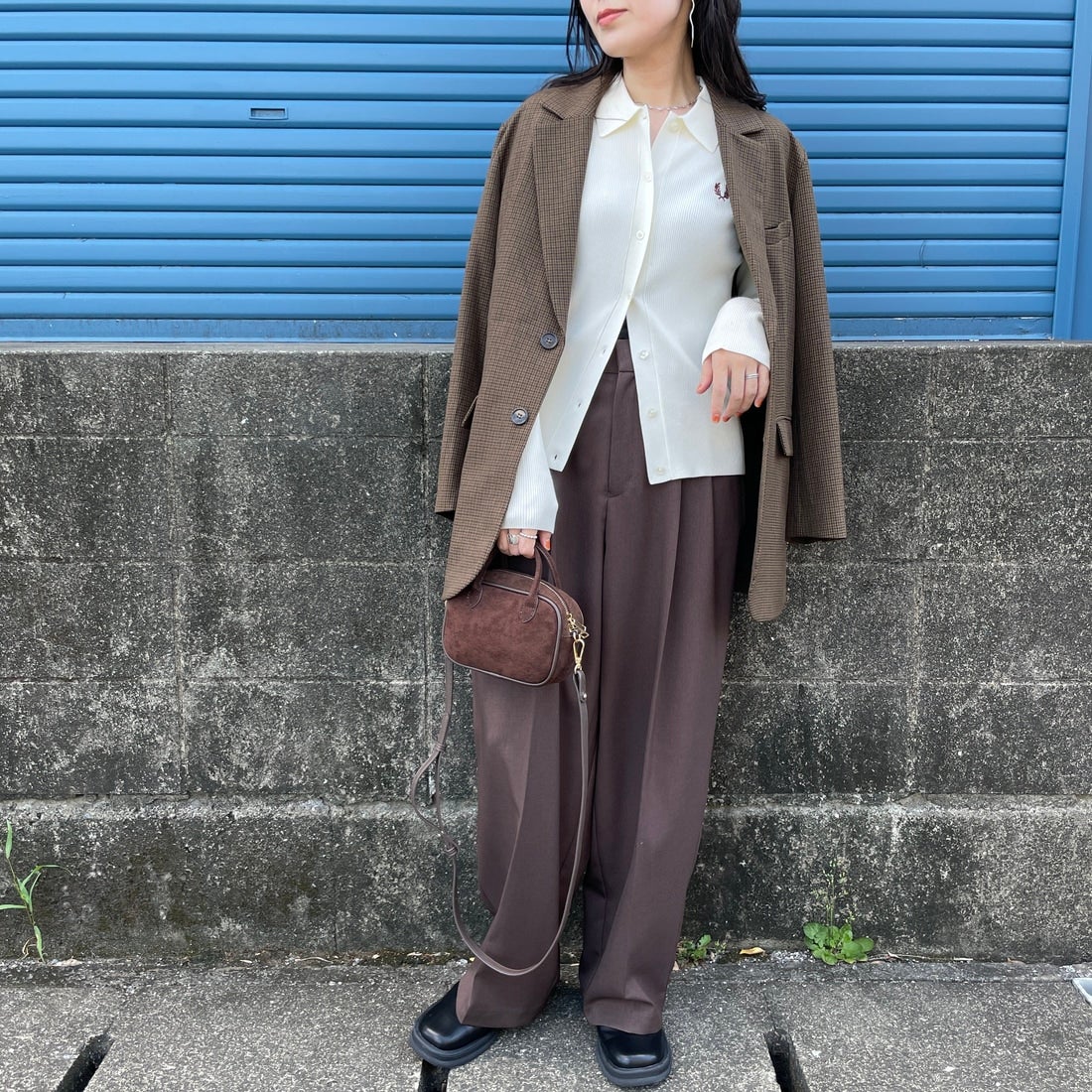 FRED PERRY [フレッドペリー] 別注 ワンポイントロゴ刺繍 リブニットポロシャツ [FPW-25A-009JF] ECRU/OXBLO &&モデル身長：160cm 着用サイズ：8&&