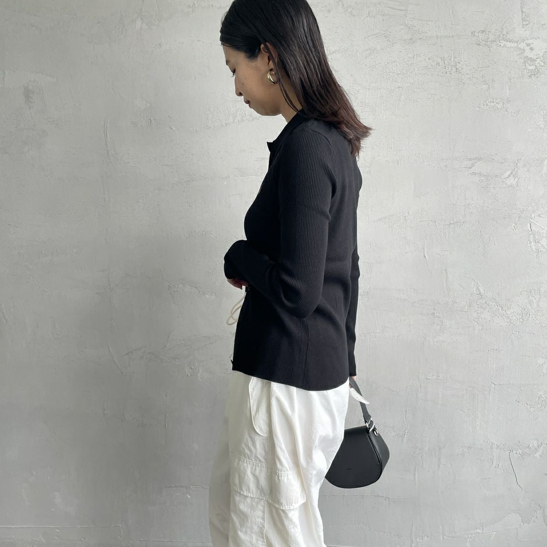 FRED PERRY [フレッドペリー] 別注 ワンポイントロゴ刺繍 リブニットポロシャツ [FPW-25A-009JF] BLK/SHADED &&モデル身長：163cm 着用サイズ：10&&