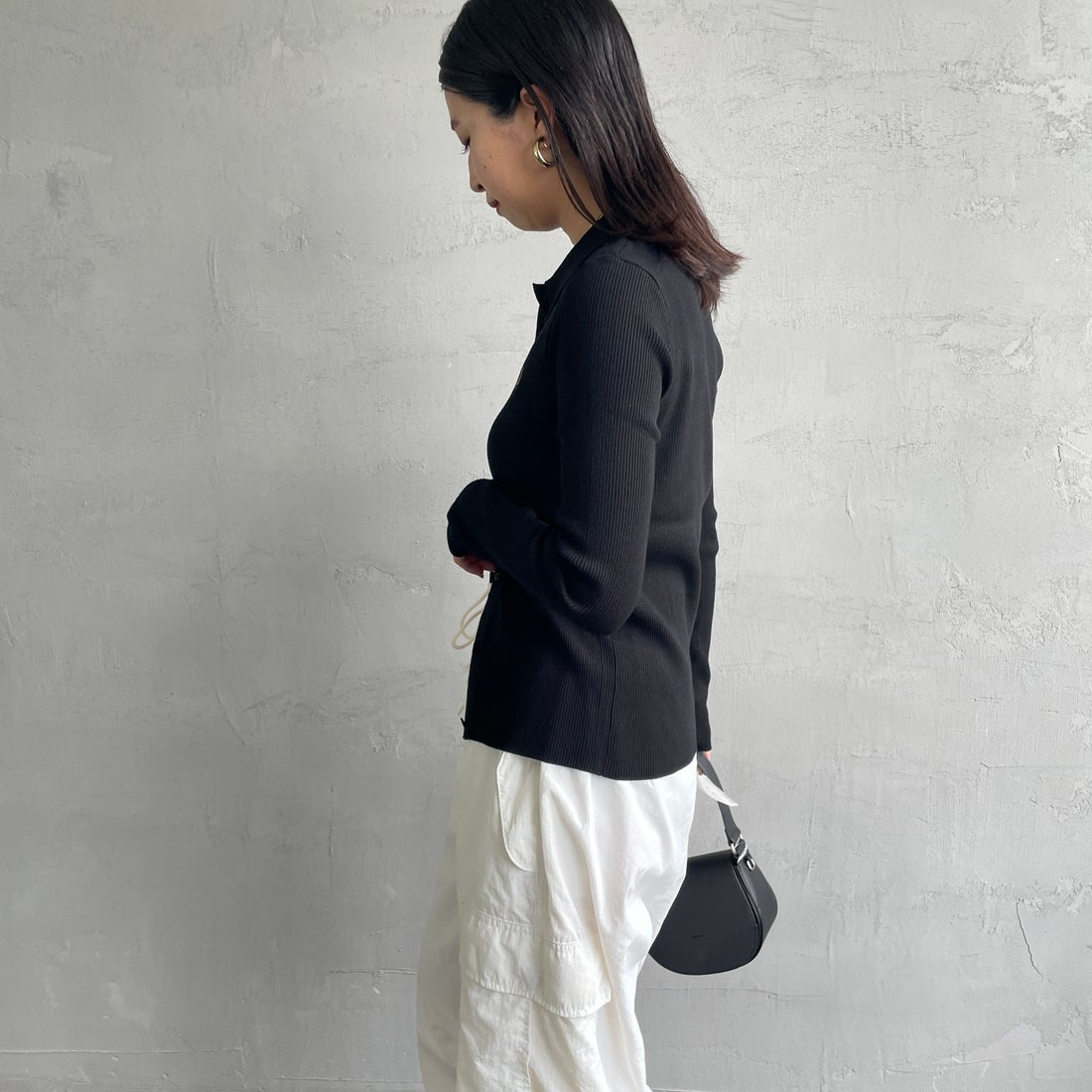FRED PERRY [フレッドペリー] 別注 ワンポイントロゴ刺繍 リブニットポロシャツ [FPW-25A-009JF] BLK/SHADED &&モデル身長：163cm 着用サイズ：10&&